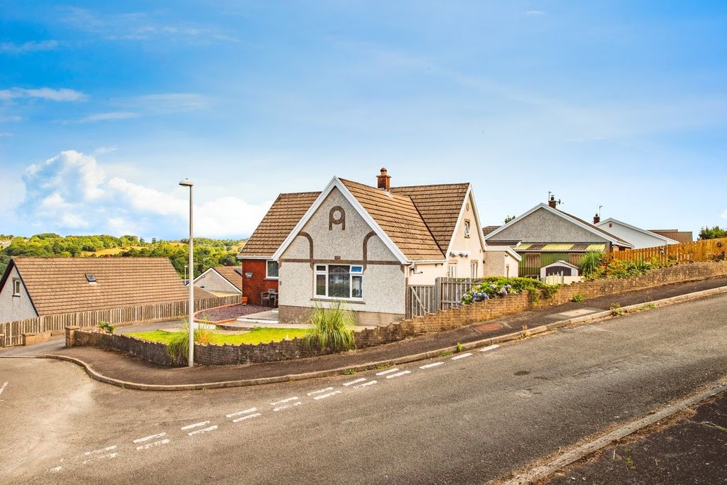 4 bed detached house for saleHeol Ffinant, Newcastle Emlyn SA38
