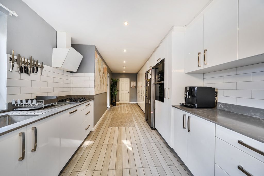 Additional image 5 of 6 bed semi-detached house for saleLaughton Road, Northolt UB5