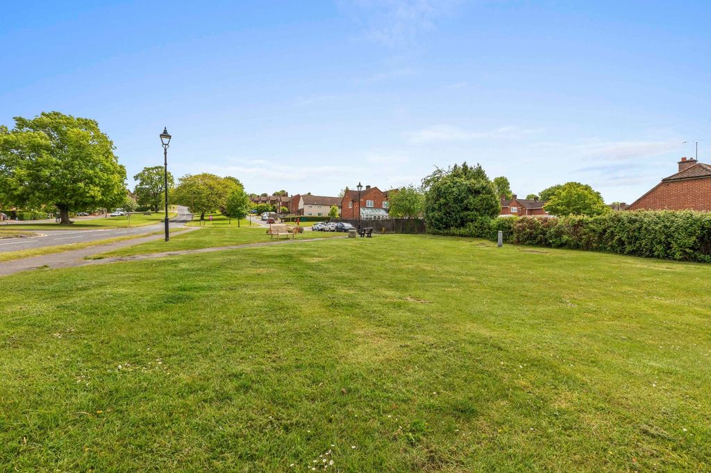 Additional image 13 of 3 bed detached bungalow for saleNew Road, Princes Risborough HP27