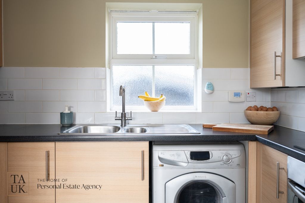 Additional image 11 of 1 bed flat for saleHarwood Close, Pulborough RH20