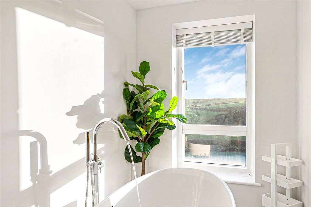 Additional image 17 of 4 bed detached house for saleWoodlands, Pentire Crescent, Newquay, Cornwall TR7