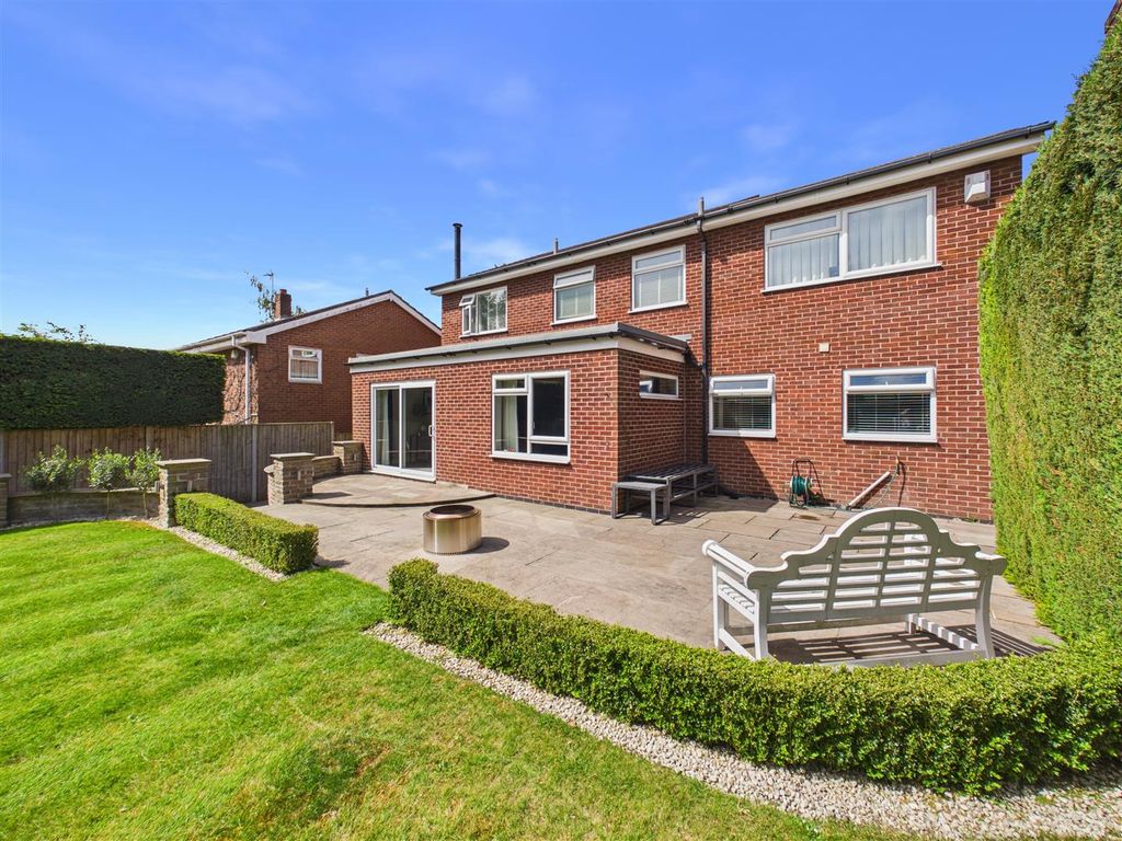 Additional image 3 of 4 bed detached house for saleAston Hall Drive, North Ferriby HU14
