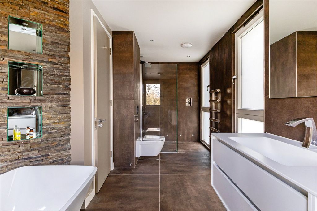 Additional image 12 of 5 bed detached house for saleLongdoles Bank, Coln Waters, Lechlade, Gloucestershire GL7