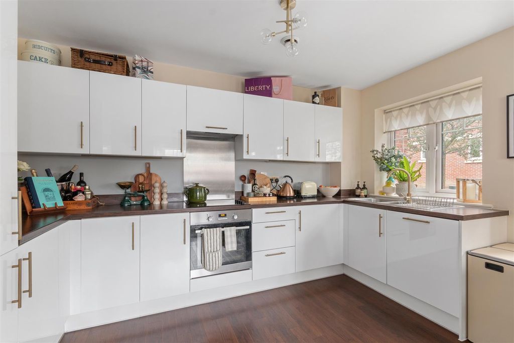 Additional image 8 of 2 bed flat for saleSchoolgate Drive, Morden SM4