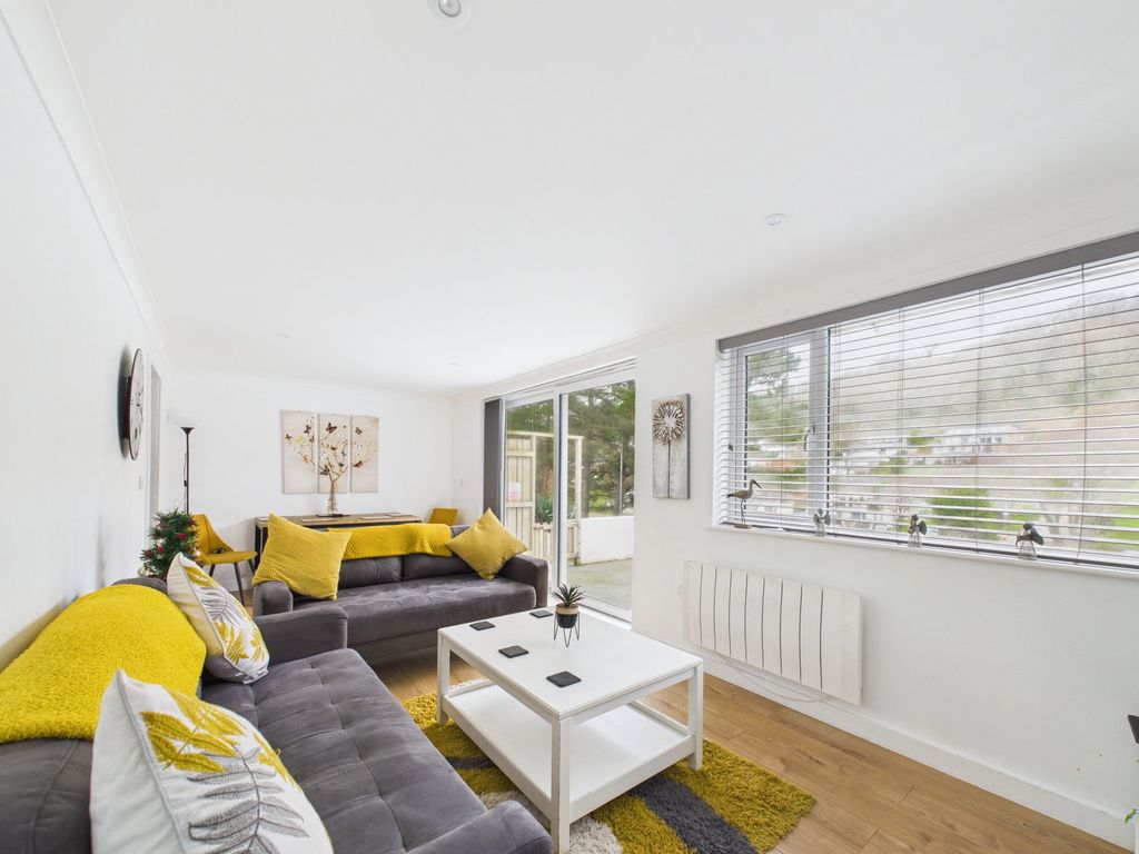 3 bed flat for saleMillendreth, Looe (Quote Ref. Pm0522) PL13 photo 5