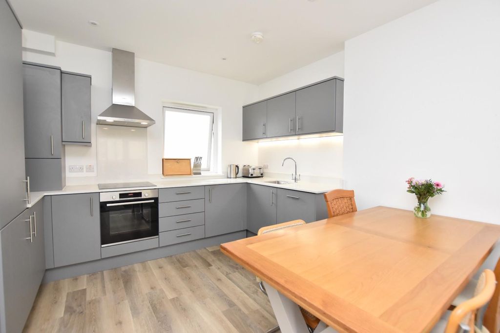 Additional image 5 of 2 bed flat for saleQueens Road, Littlestone TN28