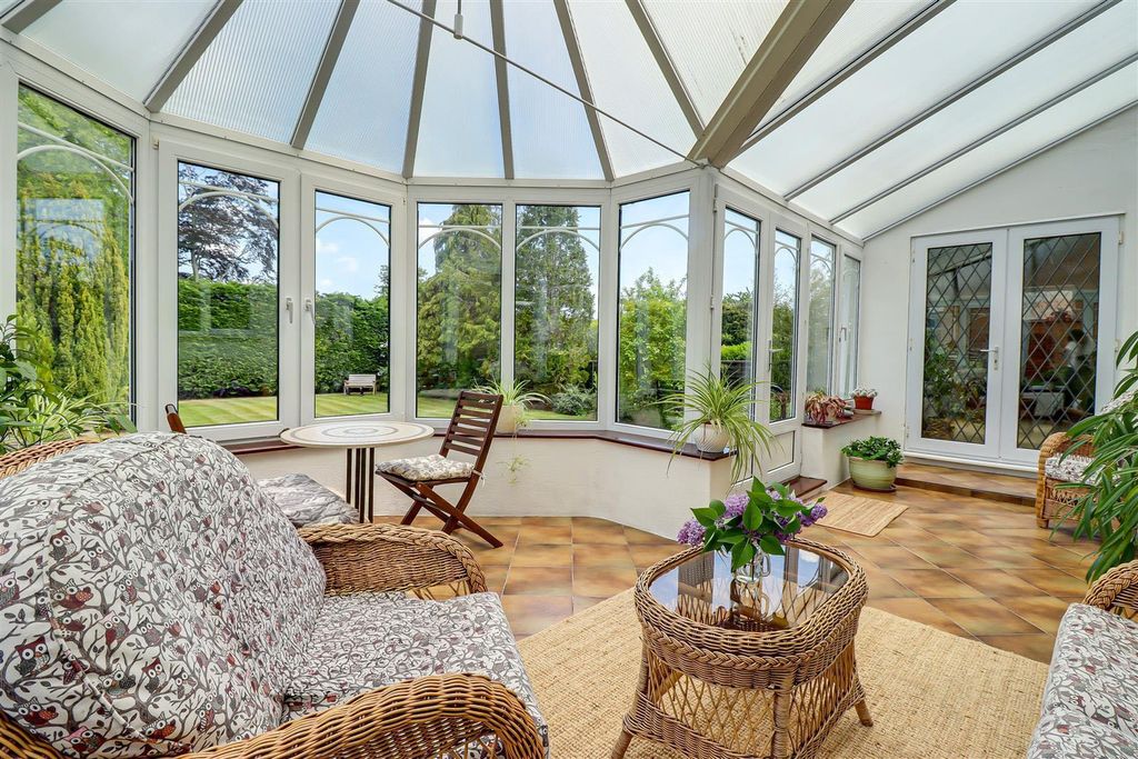 Additional image 17 of 5 bed detached house for saleWoodside, Leigh-On-Sea SS9