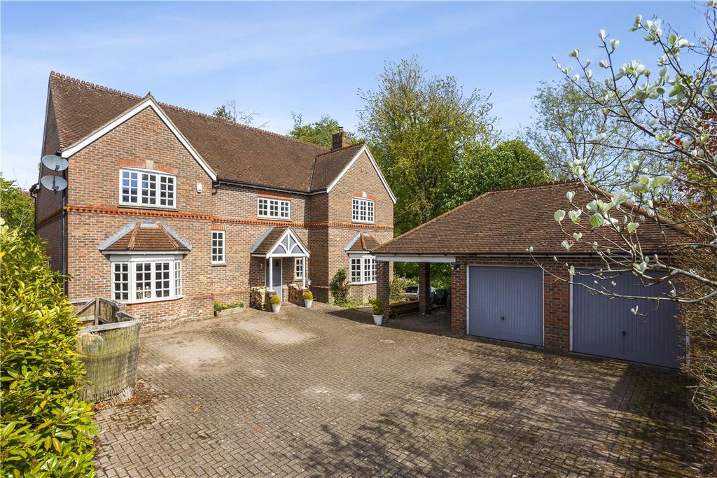 6 bed detached house for saleKelham Gardens, Marlborough, Wiltshire SN8