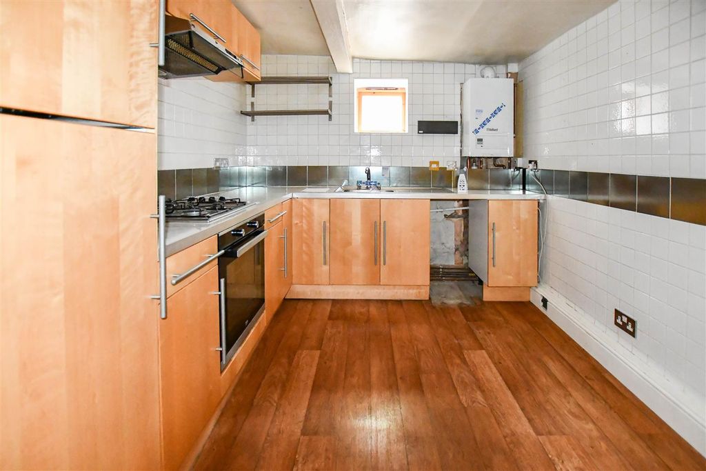 Additional image 2 of 2 bed flat for saleHigh Street, Newmarket CB8