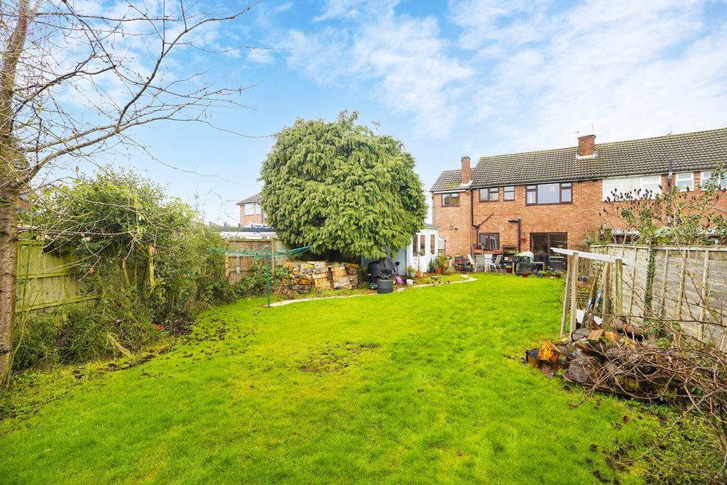 Additional image 2 of 4 bed semi-detached house for saleElmhirst Road, Lutterworth LE17