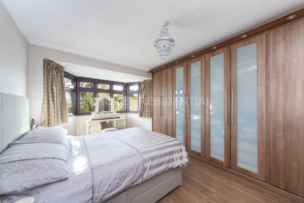 Additional image 8 of 3 bed semi-detached house for saleBeechcroft Avenue, New Malden KT3