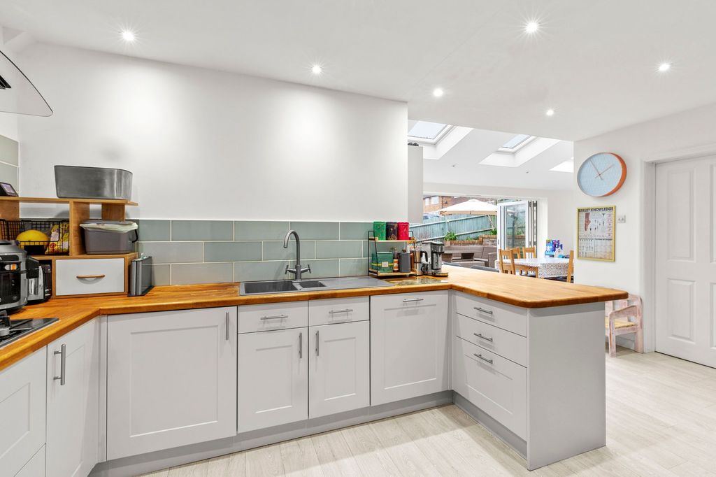 Additional image 4 of 4 bed semi-detached house for saleNew Road, Princes Risborough HP27