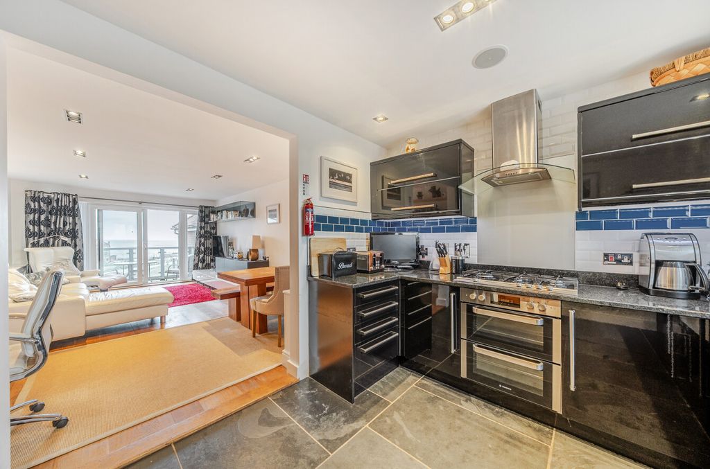 Additional image 6 of 2 bed flat for saleHeadland Road, Newquay, Cornwall TR7