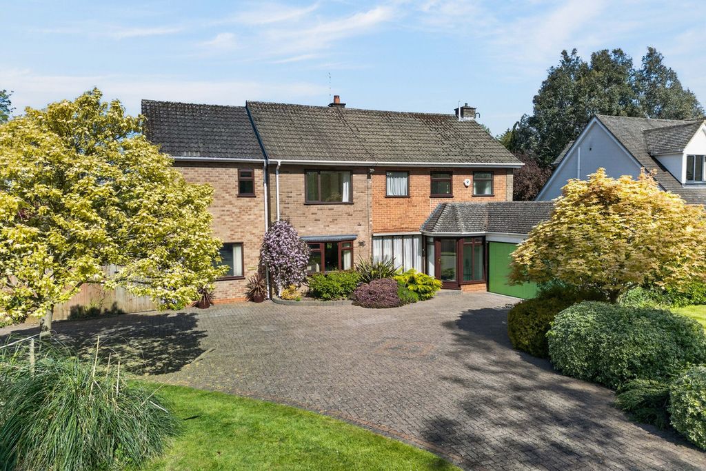 5 bed detached house for saleBeverley Road, Leamington Spa, Warwickshire CV32