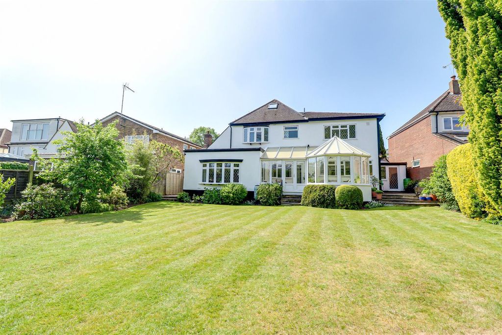 Additional image 37 of 5 bed detached house for saleWoodside, Leigh-On-Sea SS9