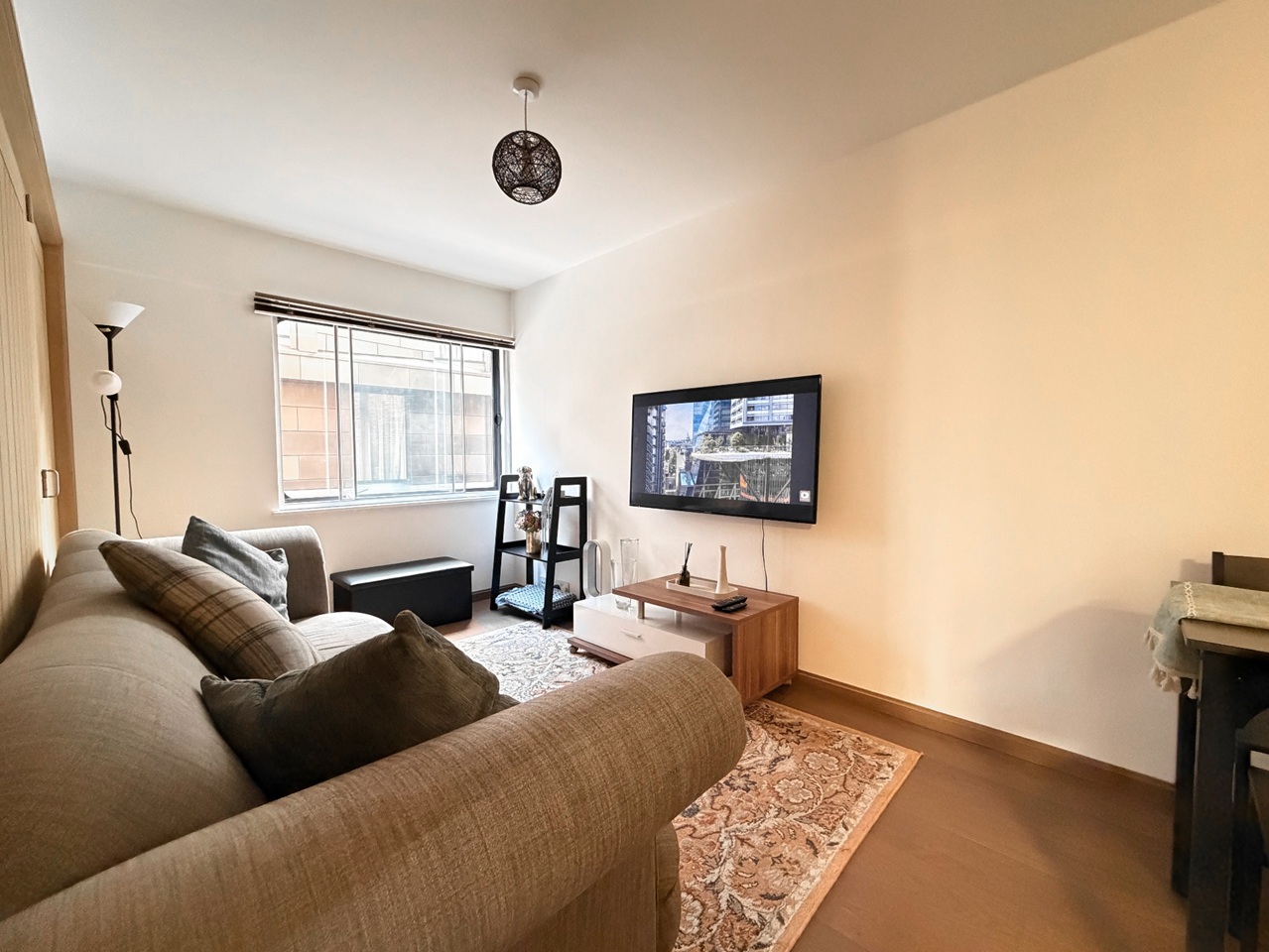 2 Bed Flat, Upper Thames Street, EC4V, N1 7GU