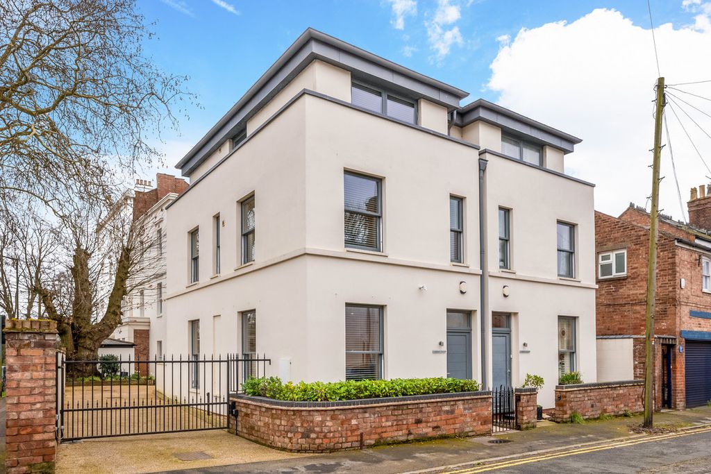Additional image 2 of 3 bed town house for saleRosefield Street, Leamington Spa, Warwickshire CV32