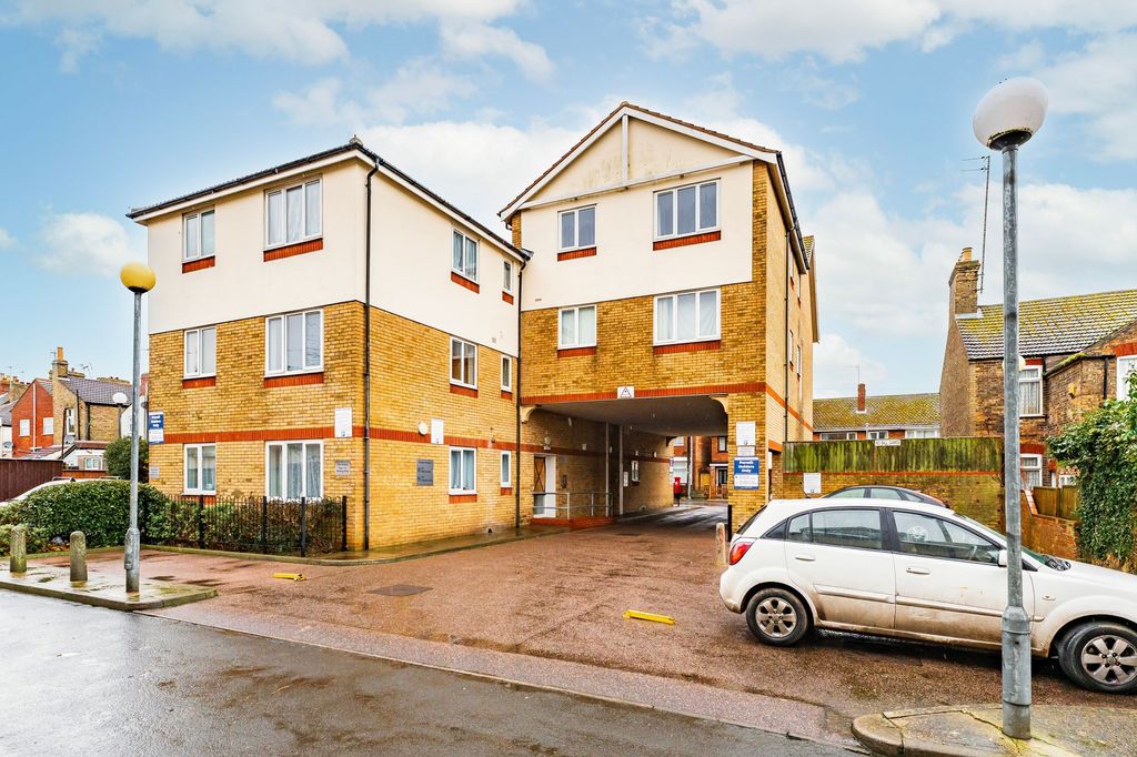 1 bed flat for saleStanley Street, Lowestoft NR32