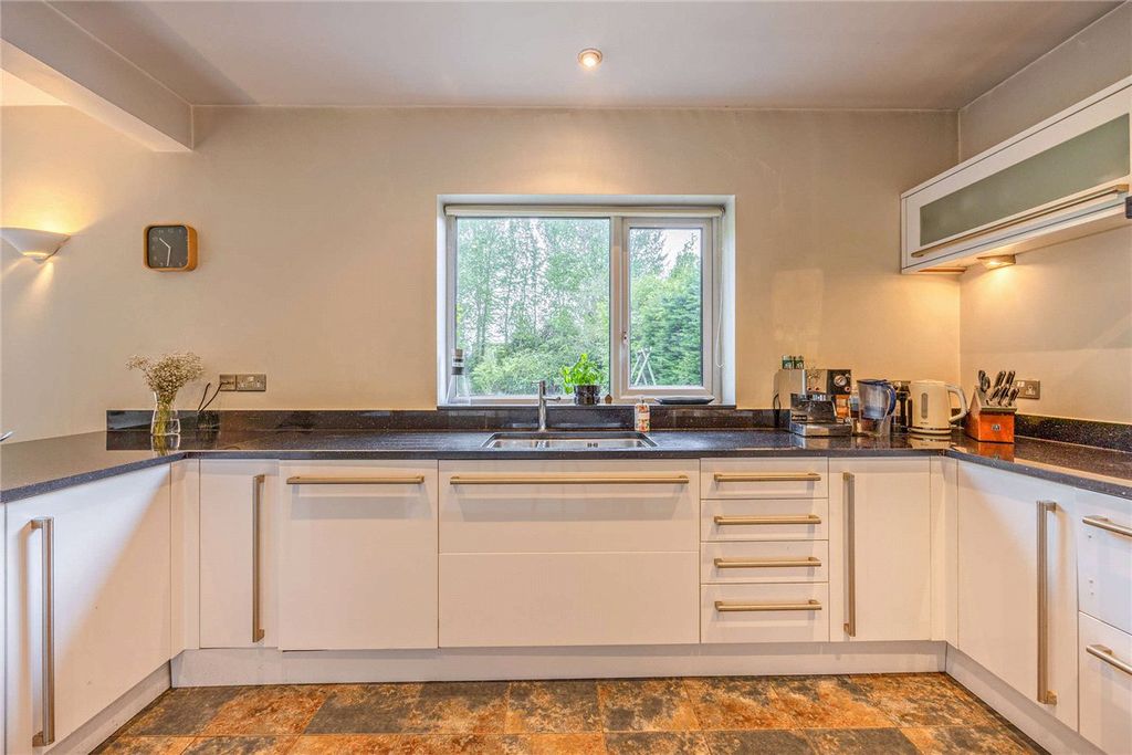 Additional image 21 of 5 bed detached house for saleAndover Road, Newbury, Berkshire RG14