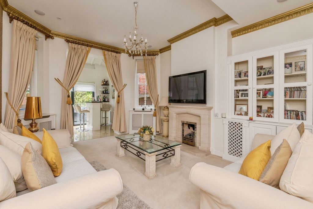 Additional image 3 of 2 bed terraced house for saleHigh Street, Ongar, Essex CM5