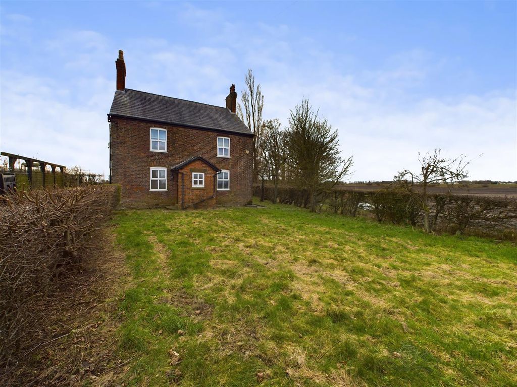 3 bed detached house for saleScarth Hill Lane, Lathom, Ormskirk L39