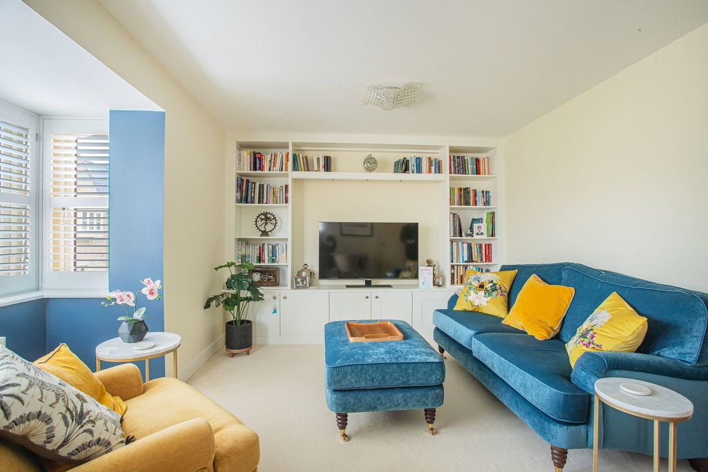 Additional image 3 of 2 bed flat for saleCornwall Close, Tetbury GL8