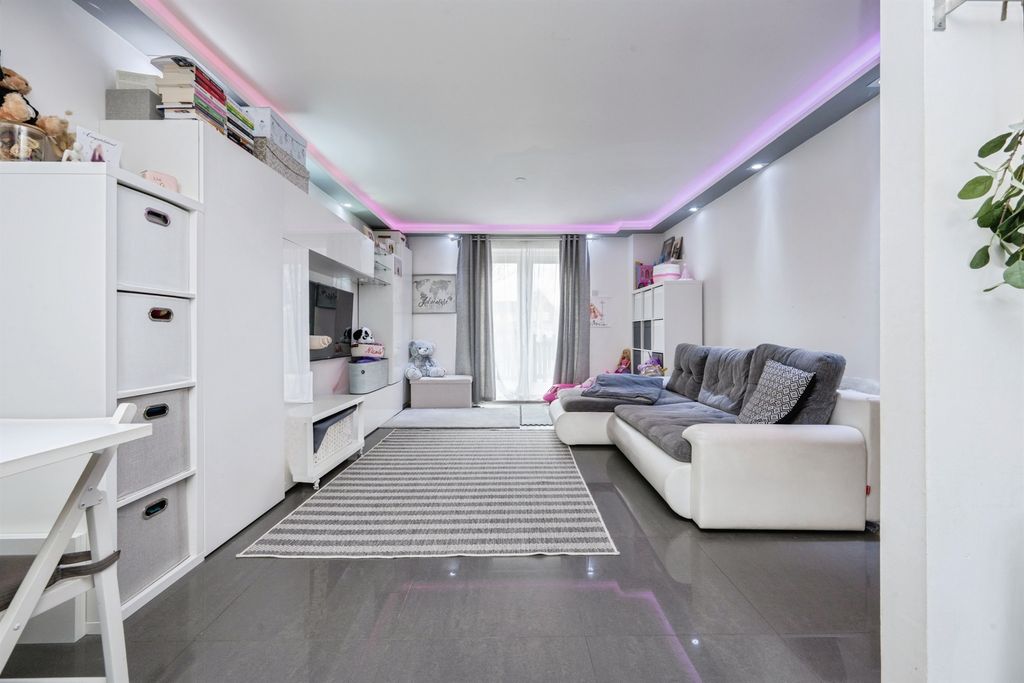 Additional image 11 of 1 bed flat for saleAddenbrookes Road, Newport Pagnell MK16