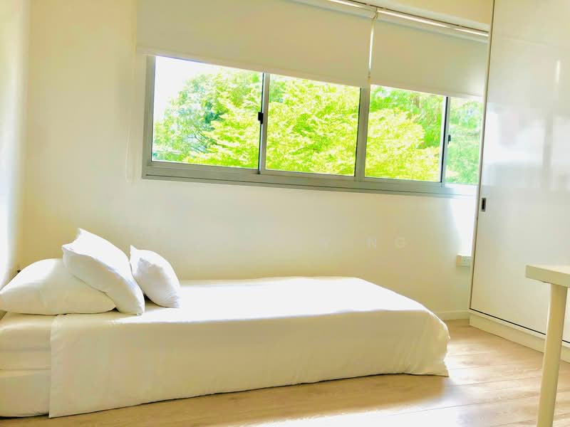 18B Holland Drive