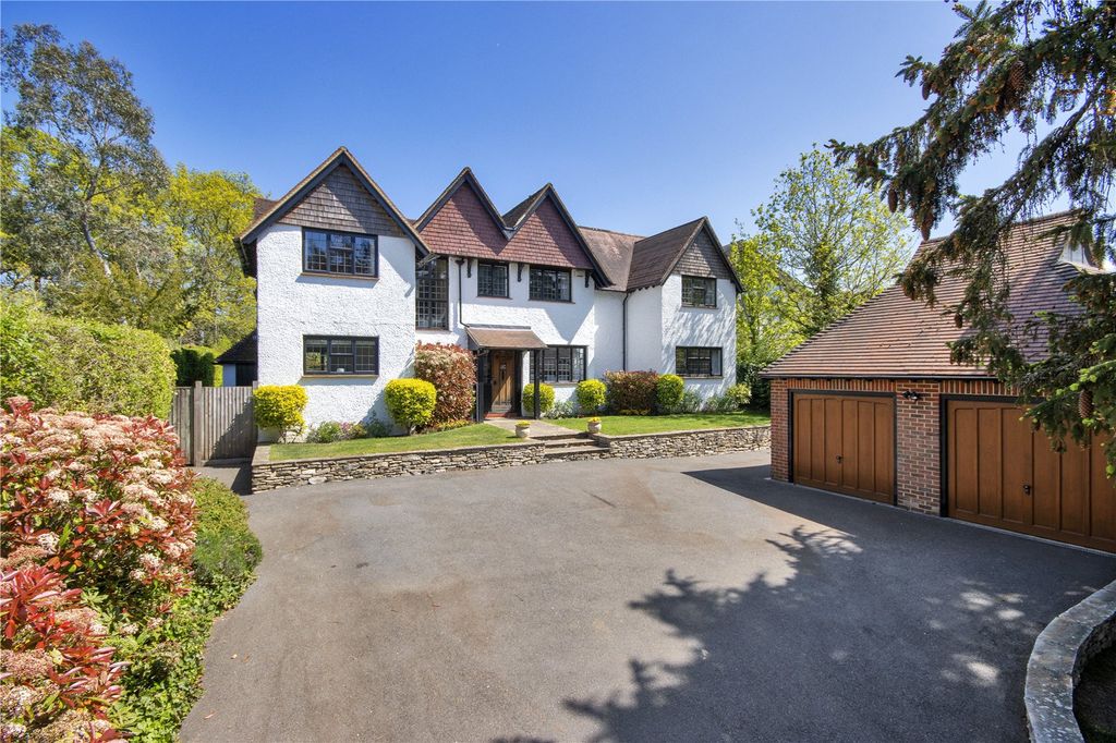6 bed detached house for saleChichele Road, Oxted, Surrey RH8