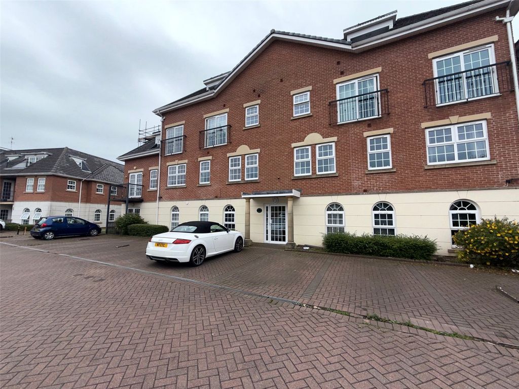 2 bed flat for saleGarden Close, Poulton-Le-Fylde, Lancashire FY6