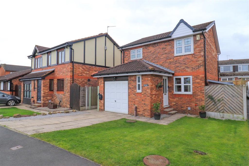 3 bed detached house for saleKings Avenue, Altofts, Normanton WF6