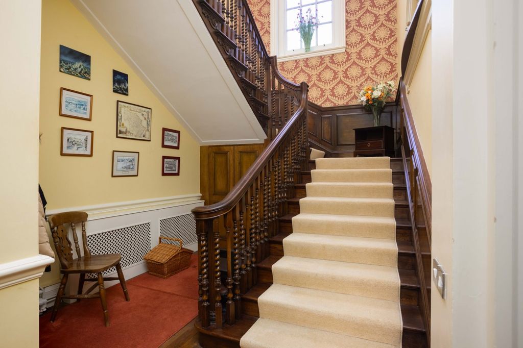 Additional image 14 of 3 bed flat for saleSt. Helens Lane, Leeds, West Yorkshire LS16