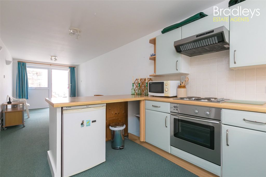 1 bed flat for saleWest End, Marazion, Cornwall TR17 photo 5