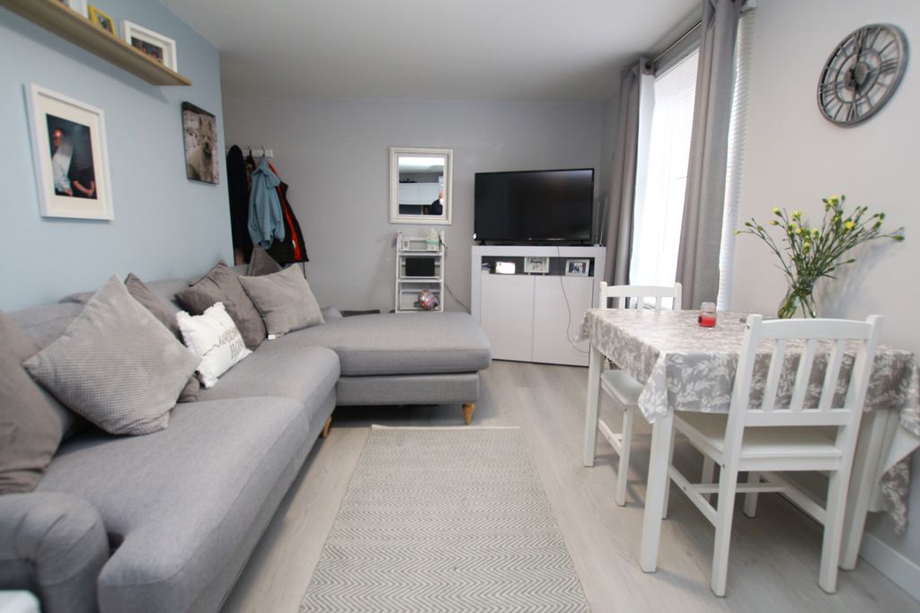 Additional image 5 of 1 bed flat for saleWarren Court, Lincoln LN2