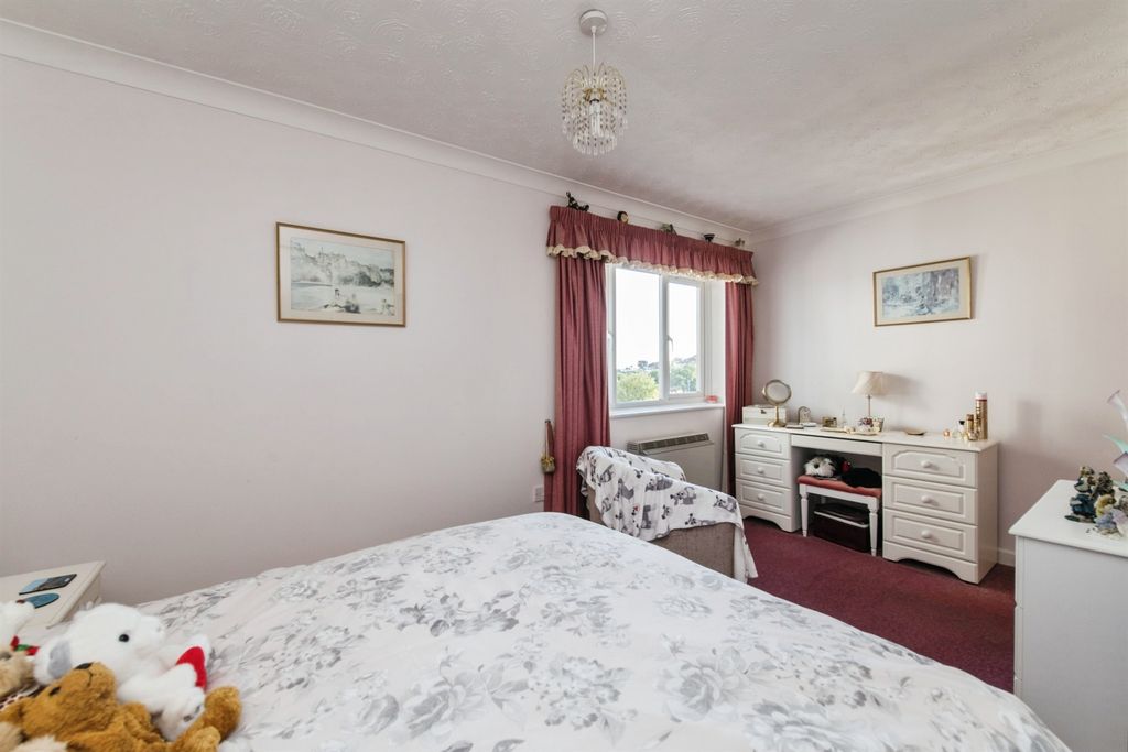 Additional image 9 of 2 bed flat for saleAnning Road, Lyme Regis DT7