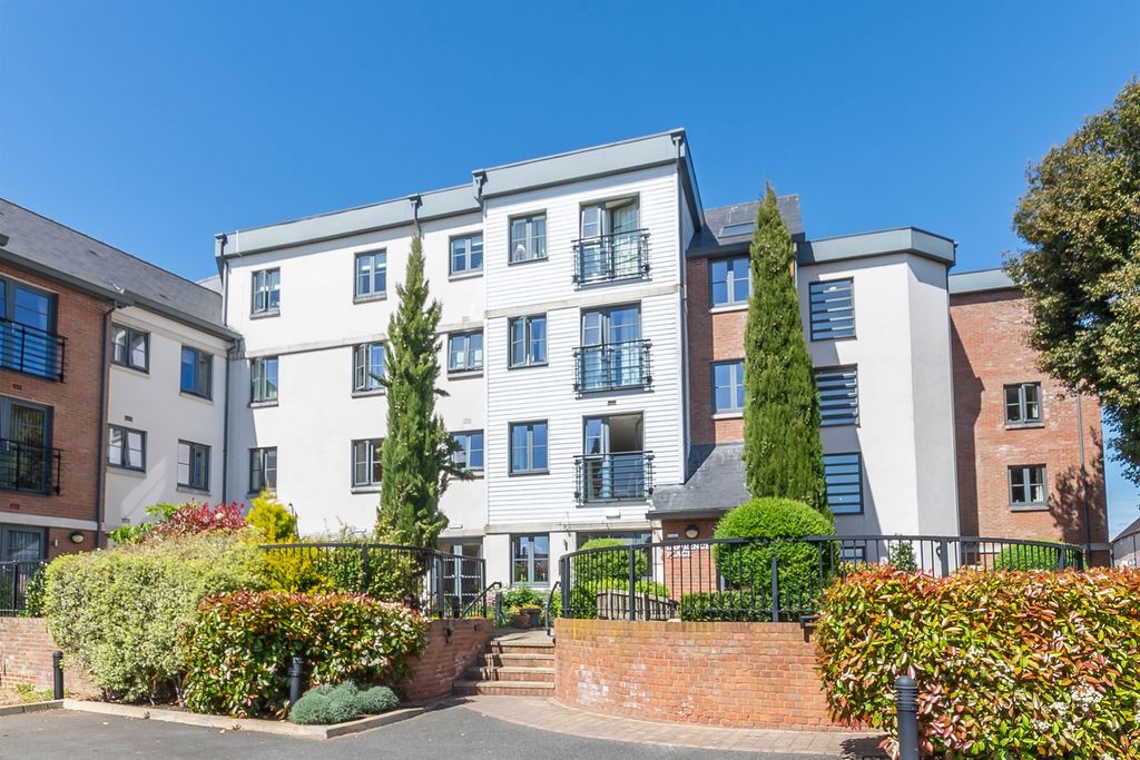 Additional image 3 of 2 bed flat for saleWhite Horse Lane, Maldon CM9