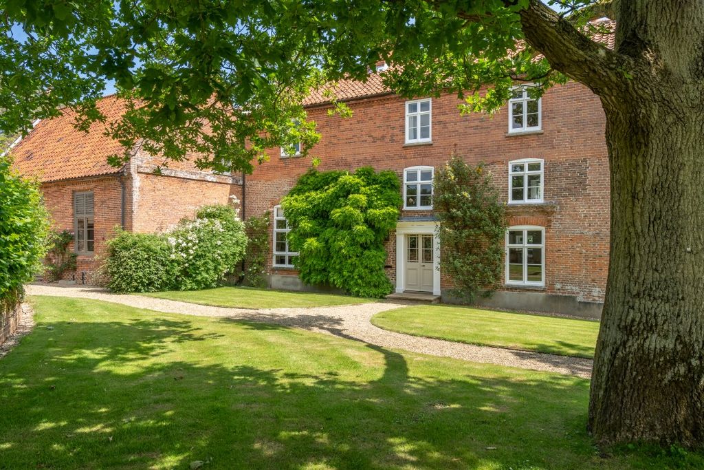4 bed semi-detached house for saleCrostwight, North Walsham NR28