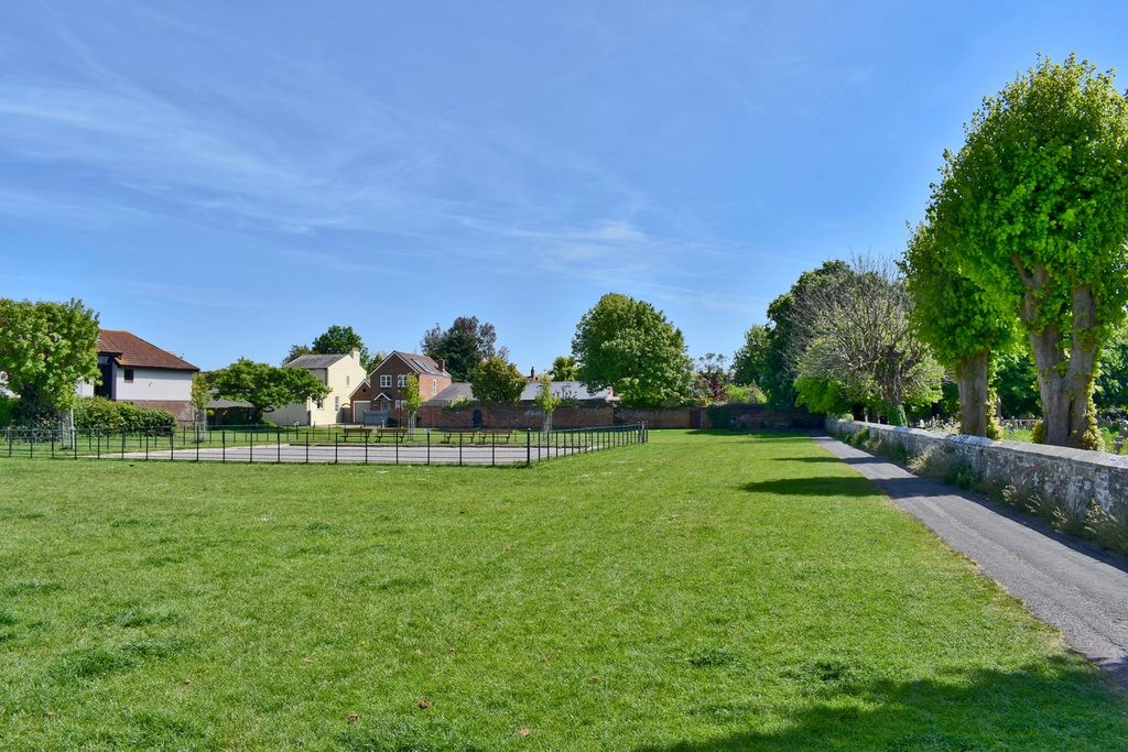 Additional image 12 of 2 bed flat for saleAvenue Road, Lymington, Lymington SO41