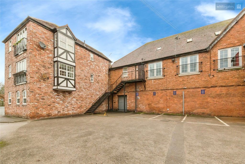 Additional image 3 of 2 bed flat for saleKensington Court, Nantwich, Cheshire CW5