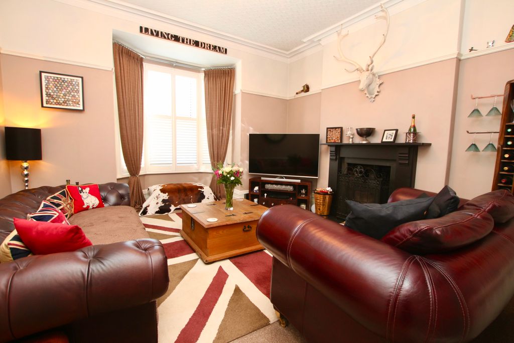 4 bed semi-detached house for saleYarborough Road, Lincoln LN1 photo 4