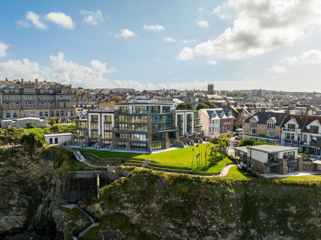 Additional image 6 of 2 bed flat for saleTrebarwith Crescent, Newquay, Cornwall TR7