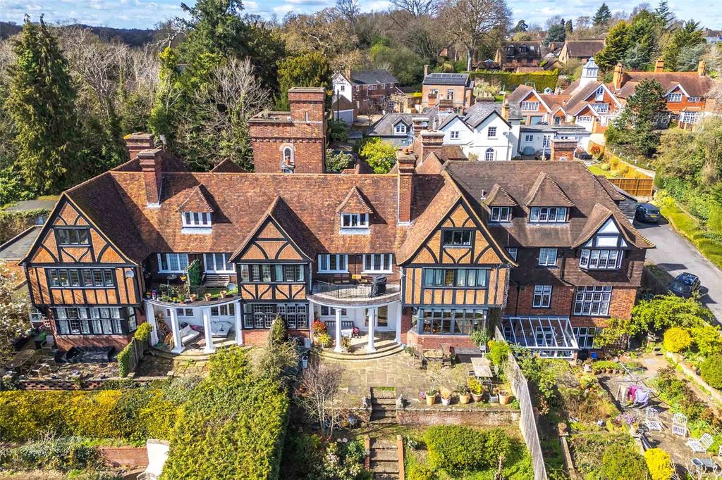 Additional image 2 of 3 bed flat for saleHighfields, Marlow, Buckinghamshire SL7