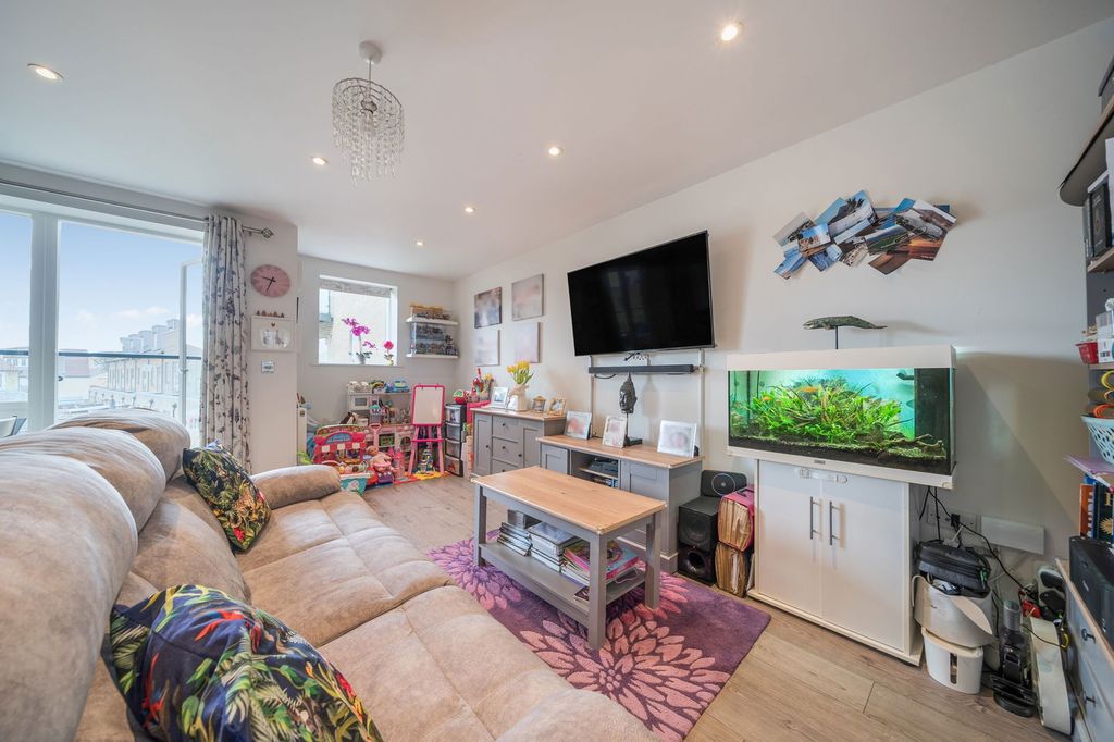 Additional image 6 of 2 bed flat for saleBruce Grove, Orpington BR6