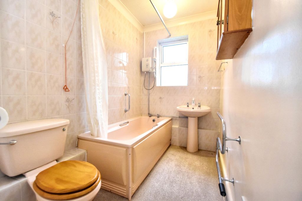 Additional image 8 of 2 bed flat for saleSutton Court, Skegness PE25