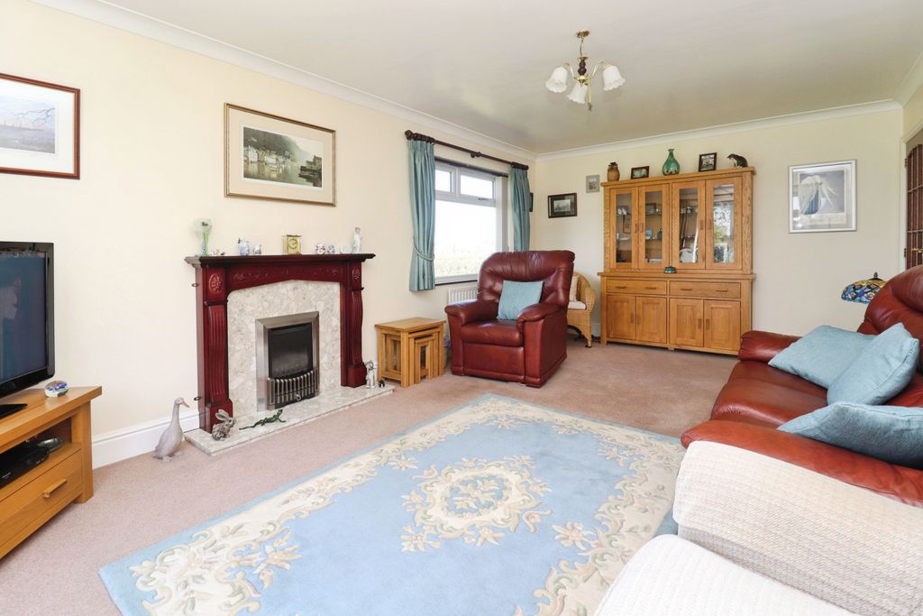 Additional image 5 of 2 bed detached bungalow for saleLegsby Road, Market Rasen LN8
