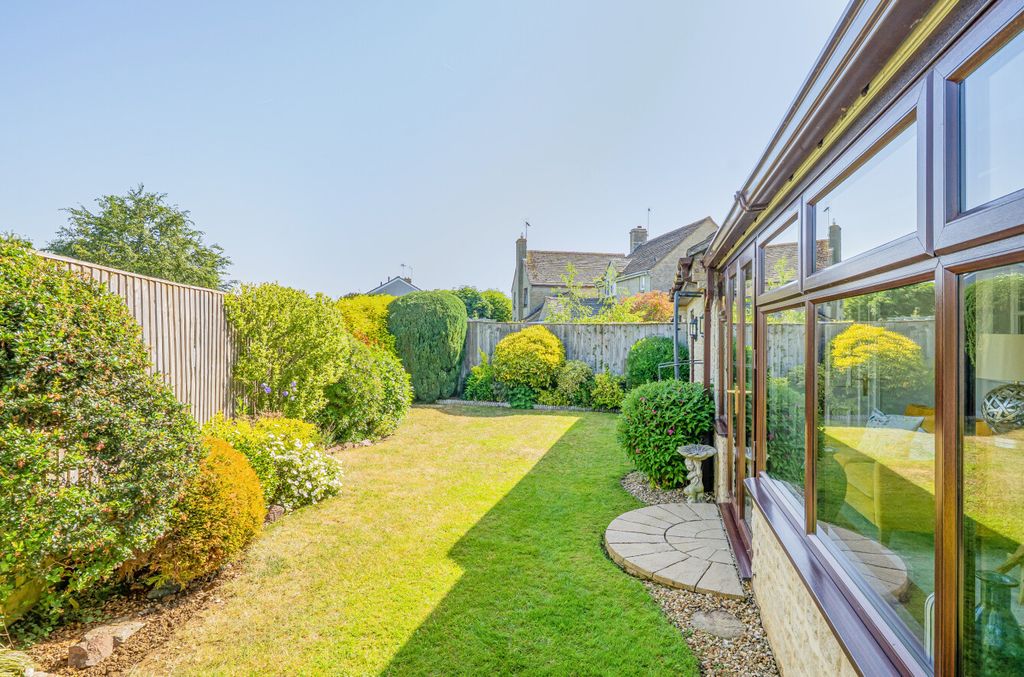 Additional image 16 of 4 bed link detached house for saleThe Spinney, Lechlade, Gloucestershire GL7
