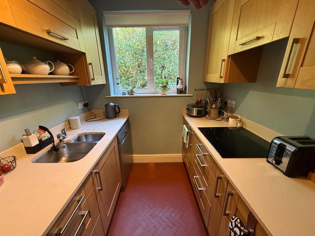 Additional image 9 of 5 bed detached house for salePark Lane, Macclesfield SK11