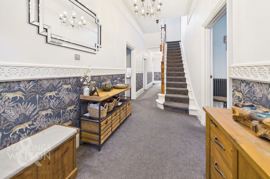Additional image 4 of 6 bed detached house for saleKirkley Cliff Road, Lowestoft NR33