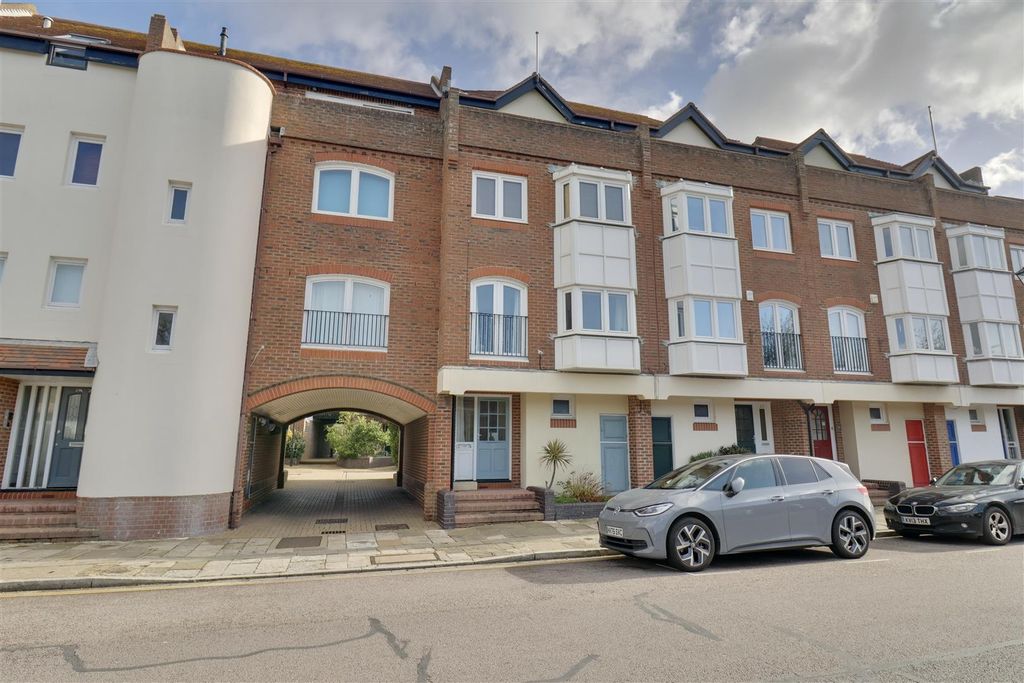 Additional image 31 of 4 bed town house for saleBroad Street, Old Portsmouth, Hampshire PO1