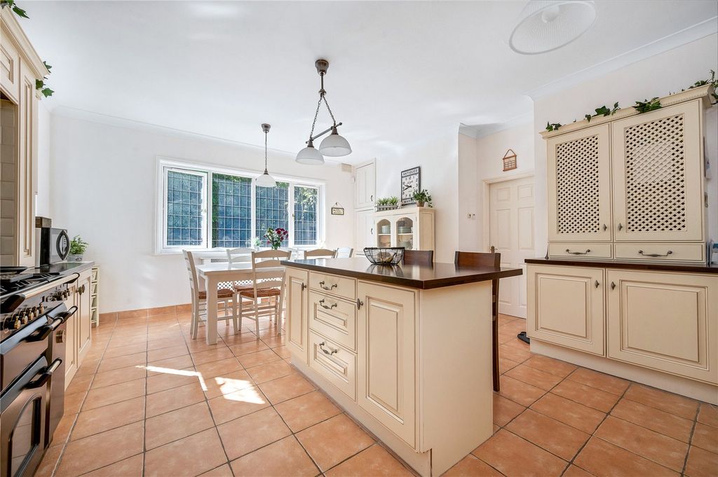 6 bed detached house for saleToller Road, Stoneygate, Leicester LE2 photo 5